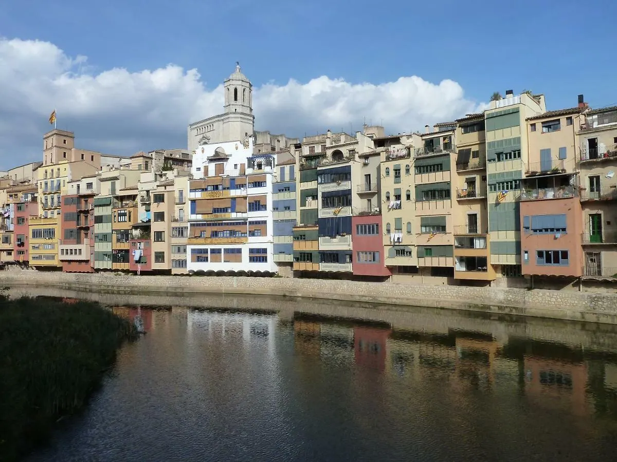 Girona Riverside 0*,